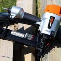 ST400 Pneumatic Fence Post Staple Gun
