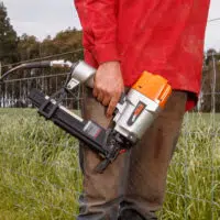 ST400 Pneumatic Fence Post Staple Gun