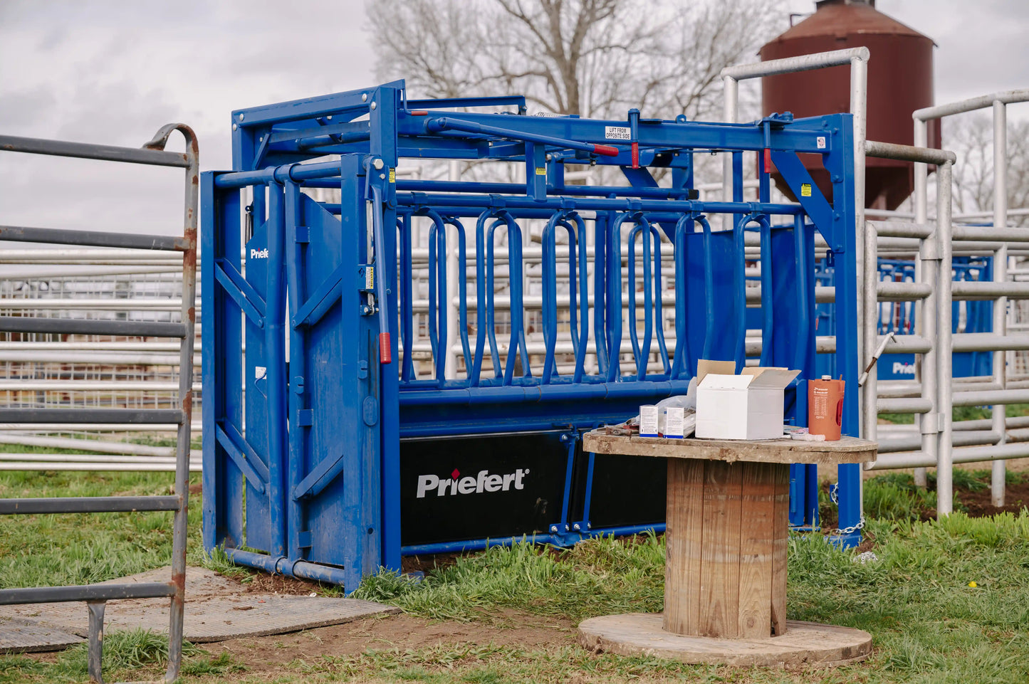 Squeeze Chute - Model SC25