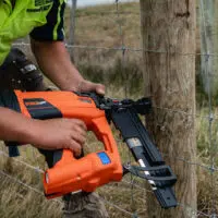 ST400i Cordless Fence Post Staple Gun