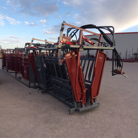 WW Bull Master Hydraulic Squeeze Chute