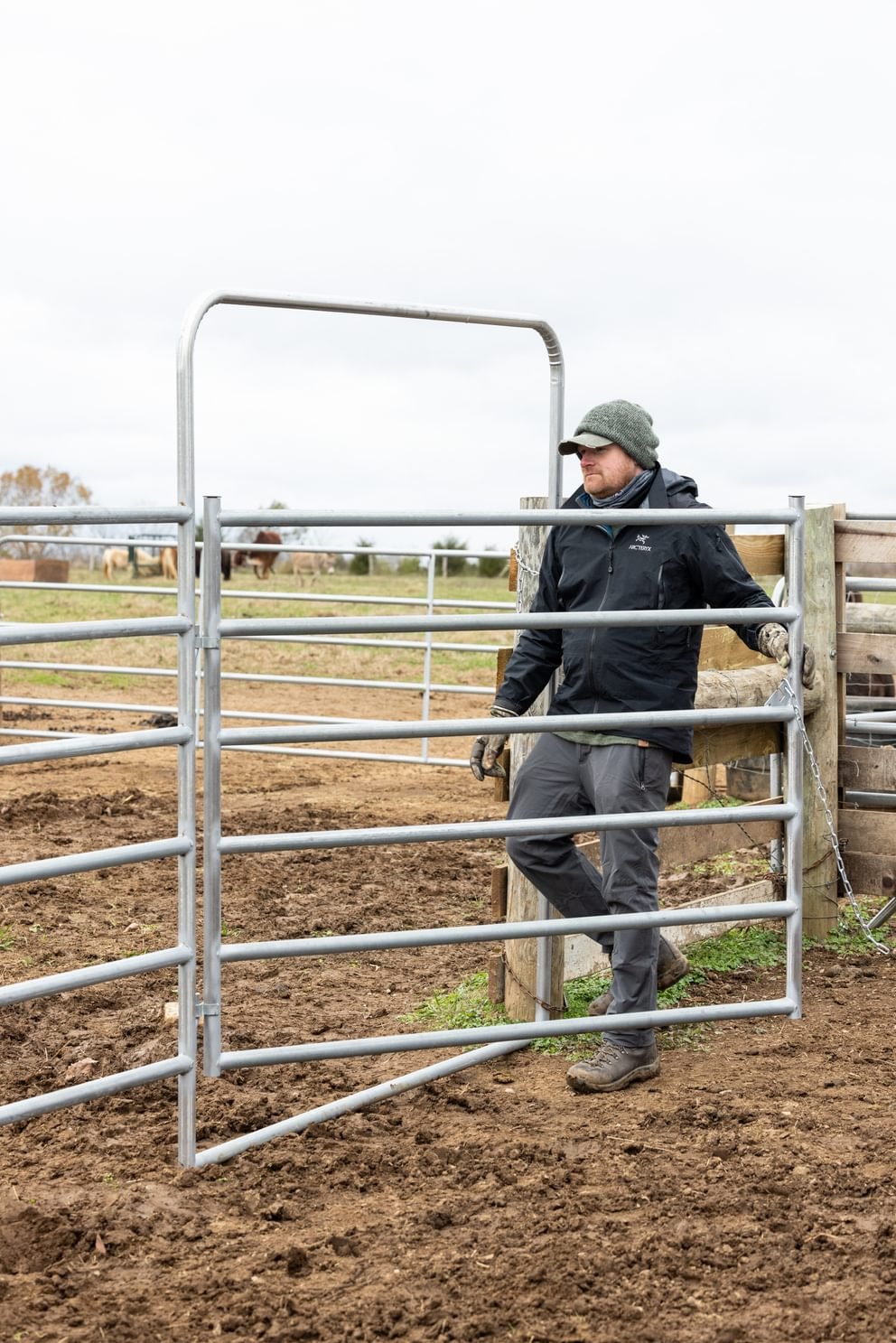 Horse Country Corral Panels - Chain Connection