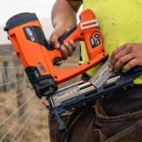 ST400i Cordless Fence Post Staple Gun
